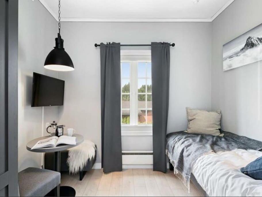Comfy Studio Near Airport Daire Garder Dış mekan fotoğraf
