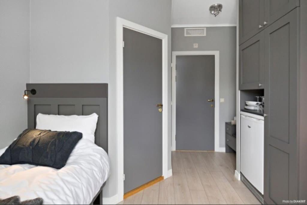 Comfy Studio Near Airport Daire Garder Dış mekan fotoğraf